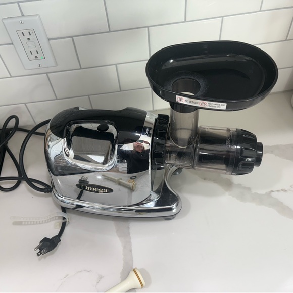 Omega 8006 Nutrition Center Juicer Cold Press Masticating Tested Works READ - Picture 7 of 17